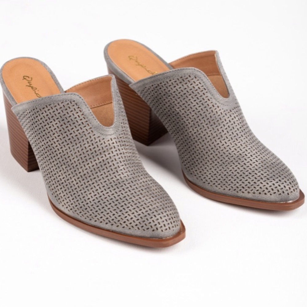 Qupid Prenton Grey Closed Toe Mule